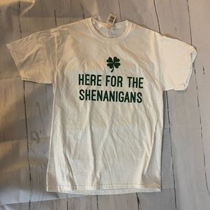 🍂🆕 St Patrick’s Day Tee - “Here For The Shenanigans” - Size: Medium